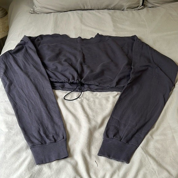 TALENTLESS Tops - TALENTLESS Cropped Shirt